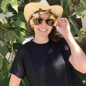 Cowgirl Cowbiy Dueling Six-Shooter Revolver Novelty Sunglasses